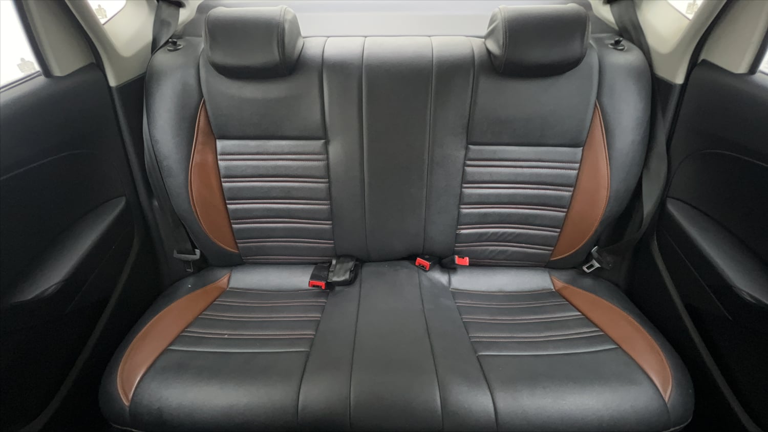 Used 2020 Volkswagen Ameo Trendline 1.0L (P) Petrol Manual interior REAR SEAT CONDITION VIEW