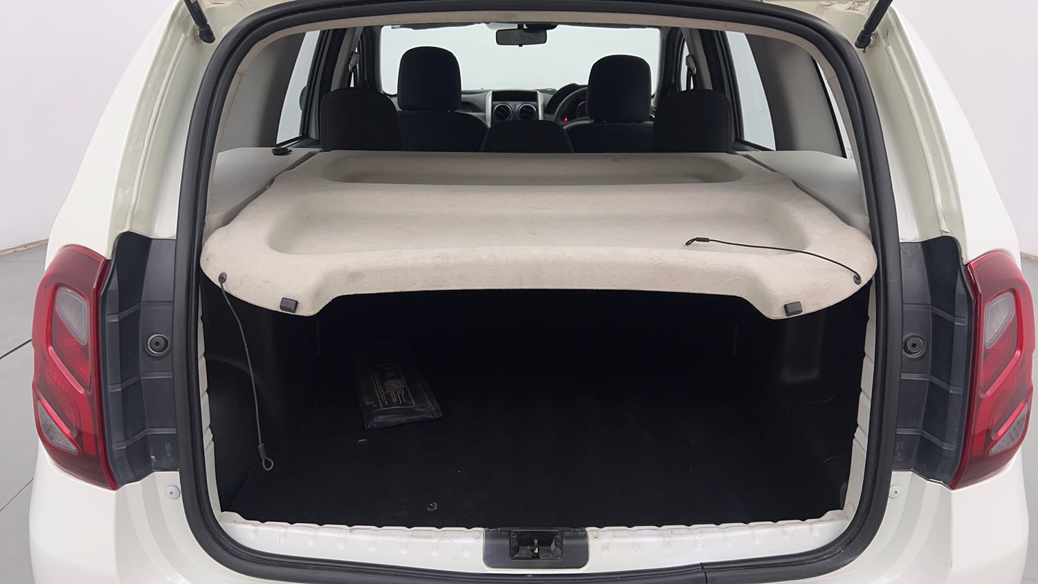 Used 2017 Renault Duster RXS CVT Petrol Automatic interior DICKY INSIDE VIEW