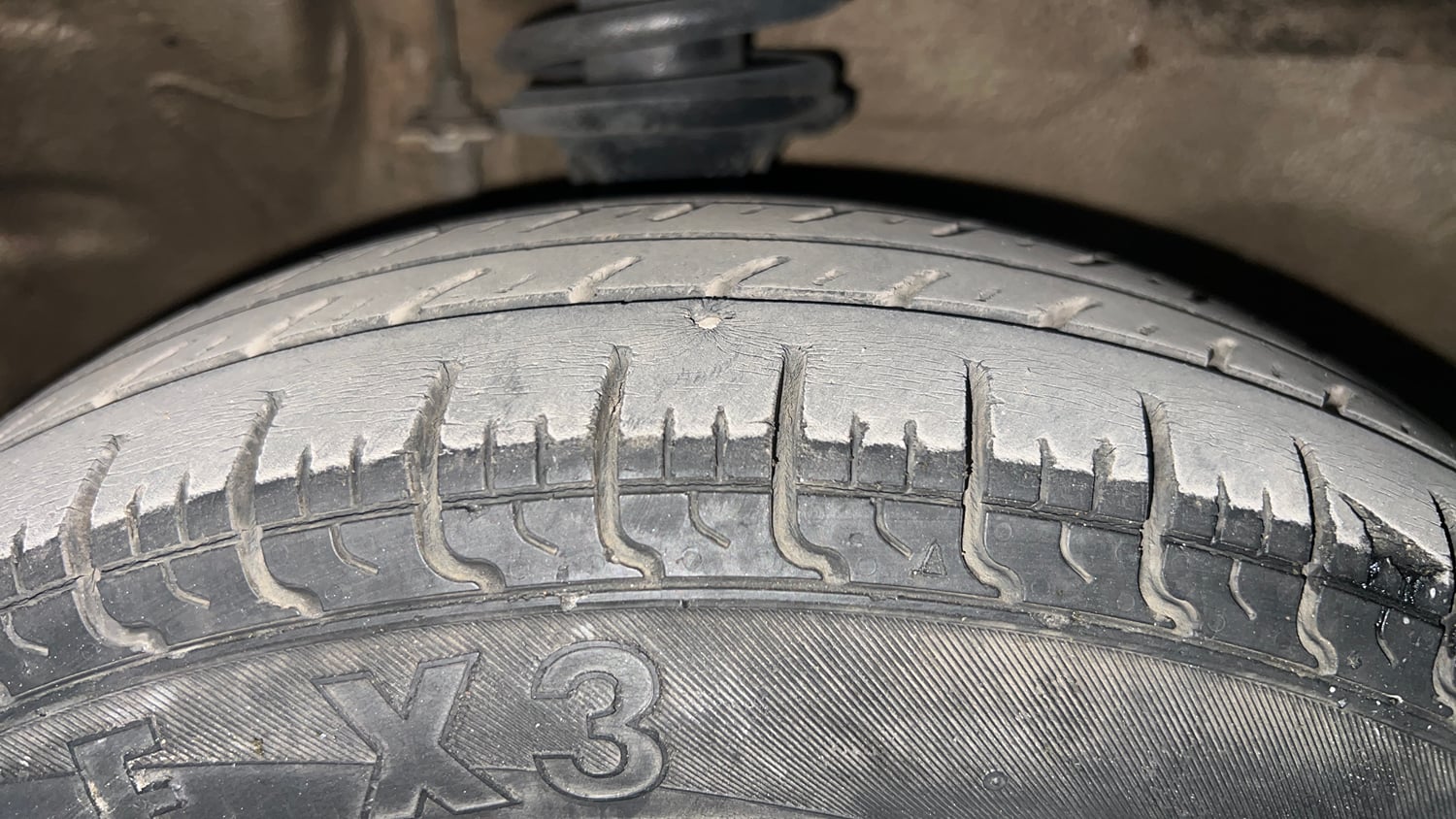 Used 2017 Maruti Suzuki Alto 800 LXi (O) Petrol Manual tyres RIGHT FRONT TYRE TREAD VIEW
