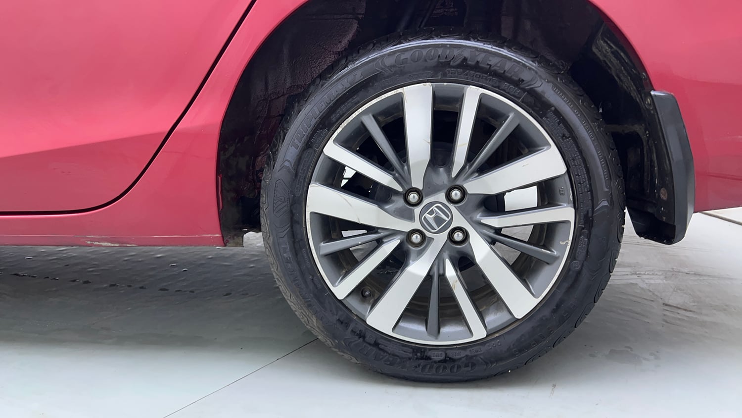 Used 2022 Honda City VX CVT Petrol Petrol Automatic tyres LEFT REAR TYRE RIM VIEW