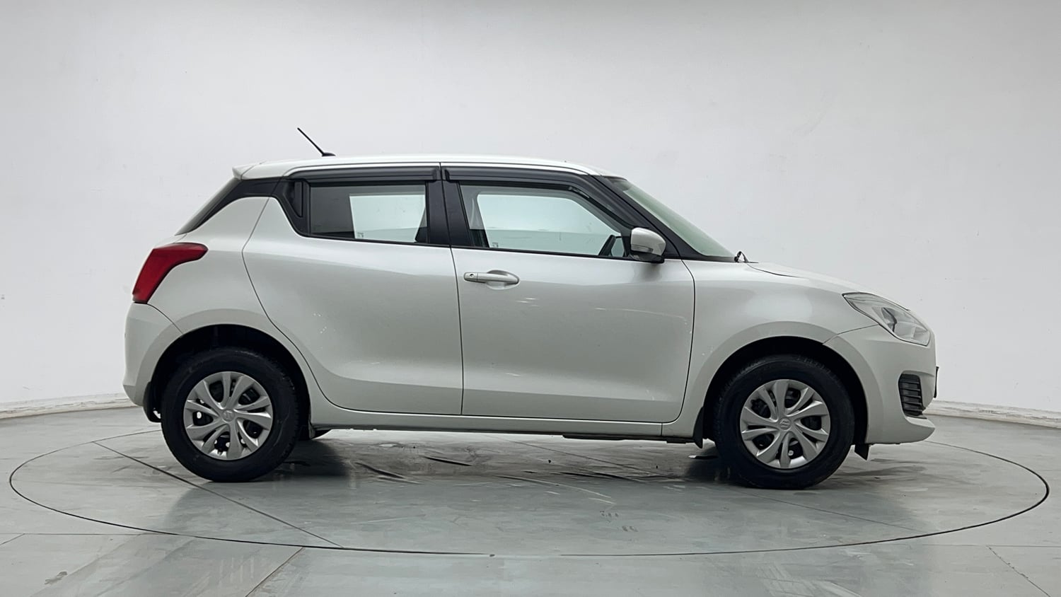 Used 2022 Maruti Suzuki Swift VXi Petrol Manual exterior RIGHT SIDE VIEW