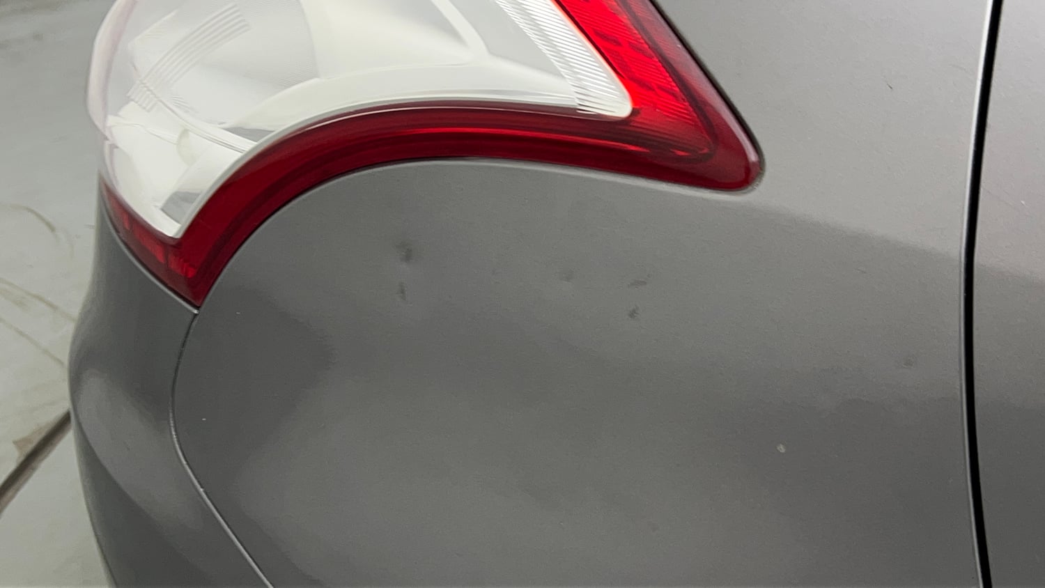 Used 2015 Maruti Suzuki Swift ZXi Petrol Manual dents MINOR SCRATCH