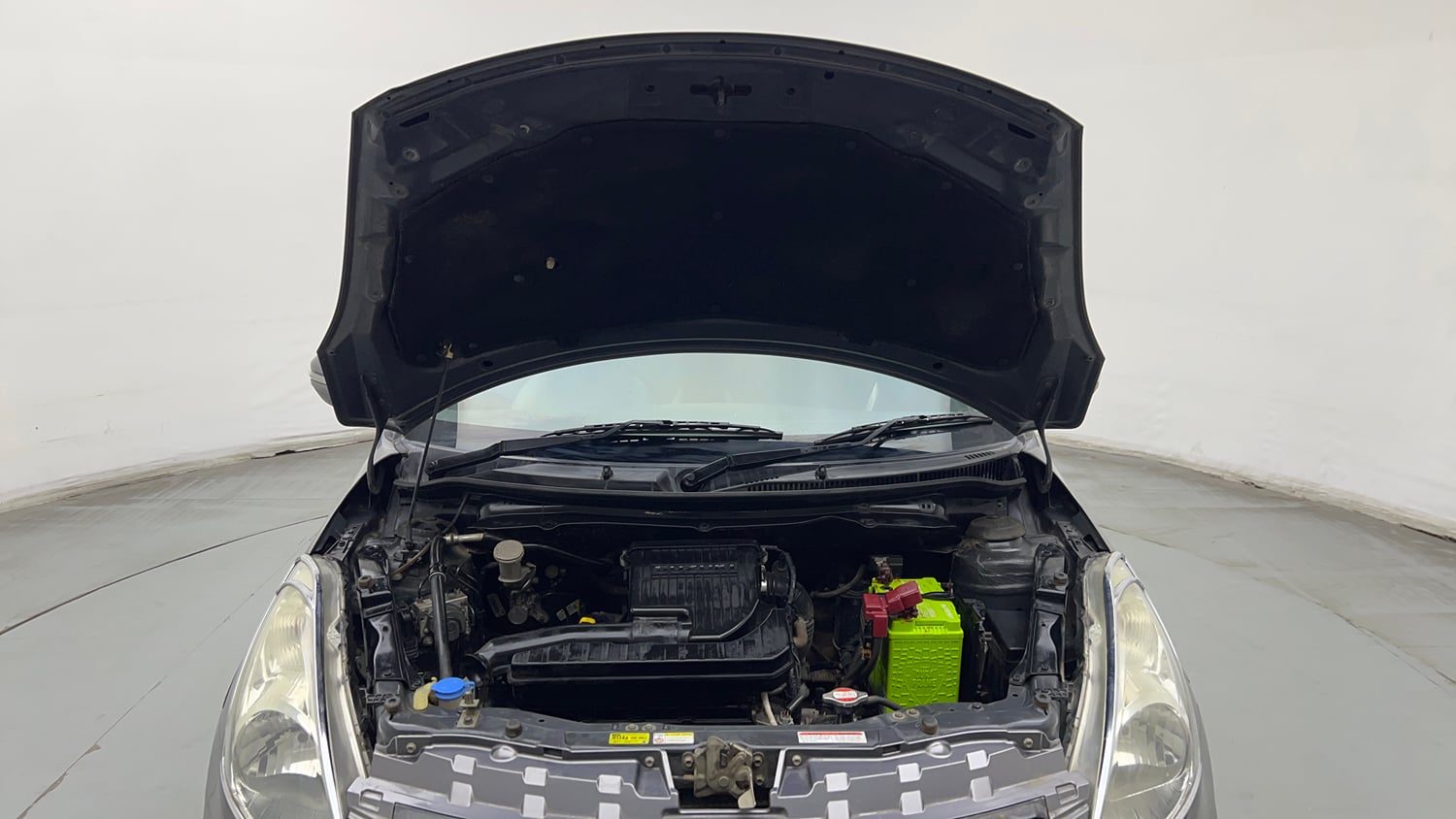 Used 2015 Maruti Suzuki Swift ZXi Petrol Manual engine ENGINE & BONNET OPEN FRONT VIEW