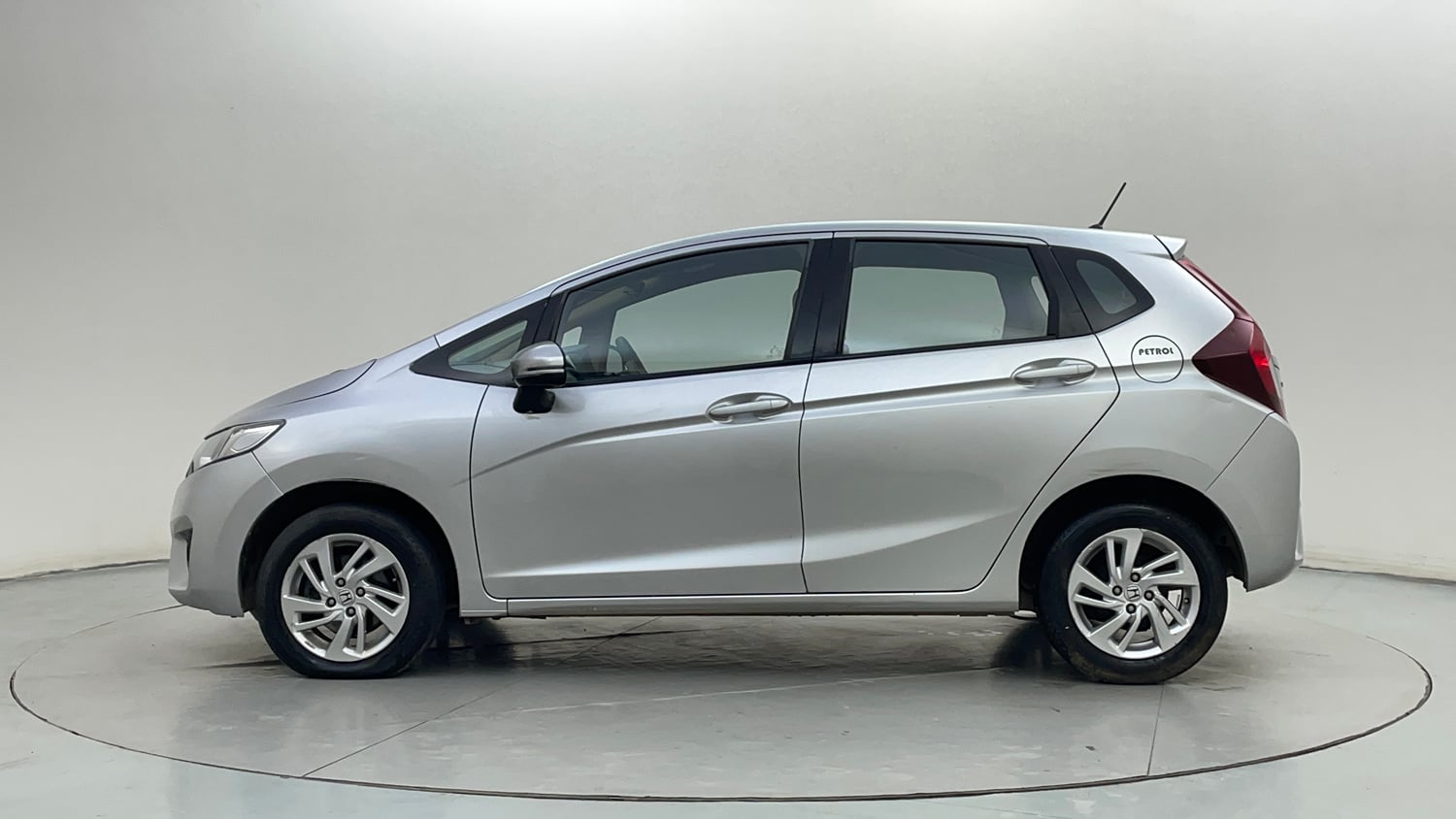 Used 2015 Honda Jazz V AT Petrol Petrol Automatic exterior LEFT SIDE VIEW