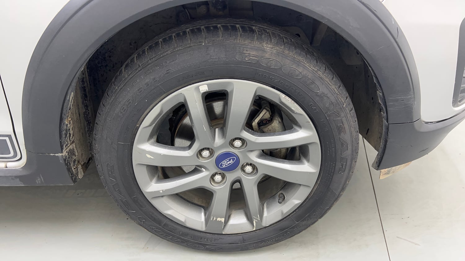 Used 2018 Ford Freestyle Titanium 1.2 Ti-VCT Petrol Manual tyres RIGHT FRONT TYRE RIM VIEW