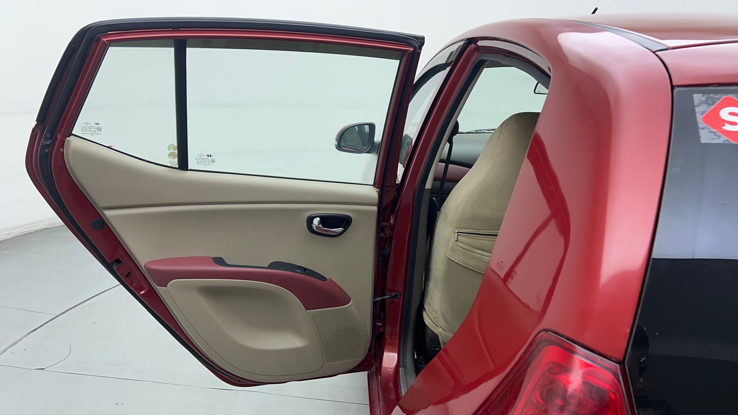 Used 2013 Hyundai i10 Magna 1.2 Kappa2 Petrol Manual interior LEFT REAR DOOR OPEN VIEW