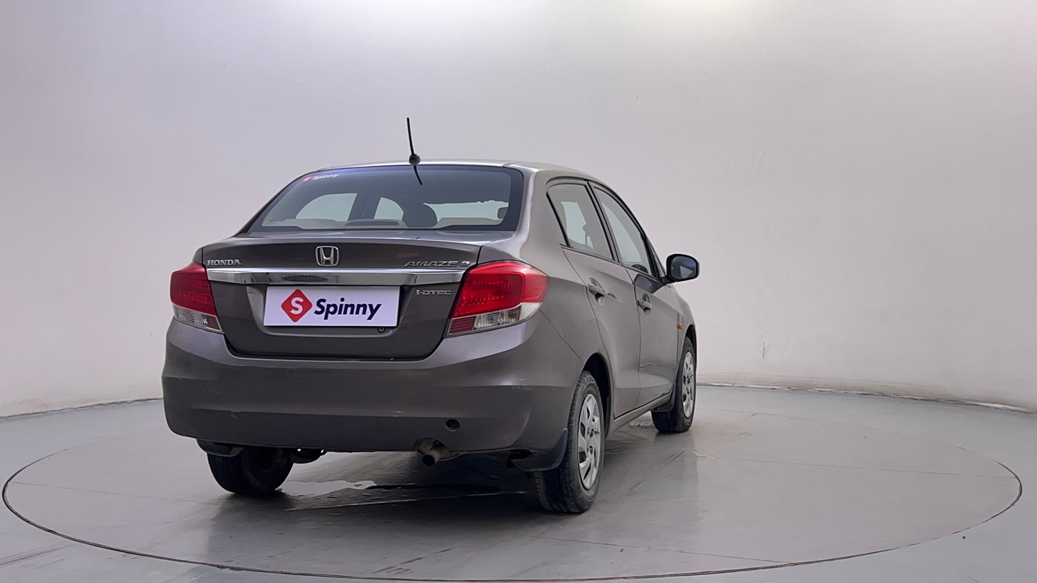 Used 2013 Honda Amaze 1.5 S i-DTEC Diesel Manual exterior RIGHT REAR CORNER VIEW
