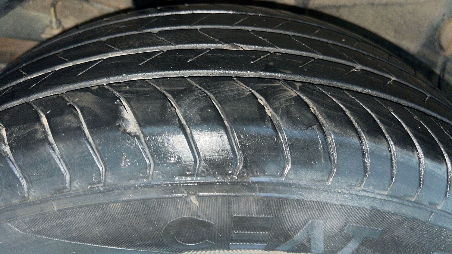 Used 2026 Hyundai Venue 1.2 Kappa Petrol MT HX5 Petrol Manual tyres RIGHT REAR TYRE TREAD VIEW