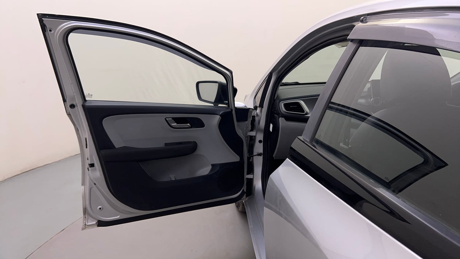 Used 2021 Tata Altroz XZ Diesel Diesel Manual interior LEFT FRONT DOOR OPEN VIEW