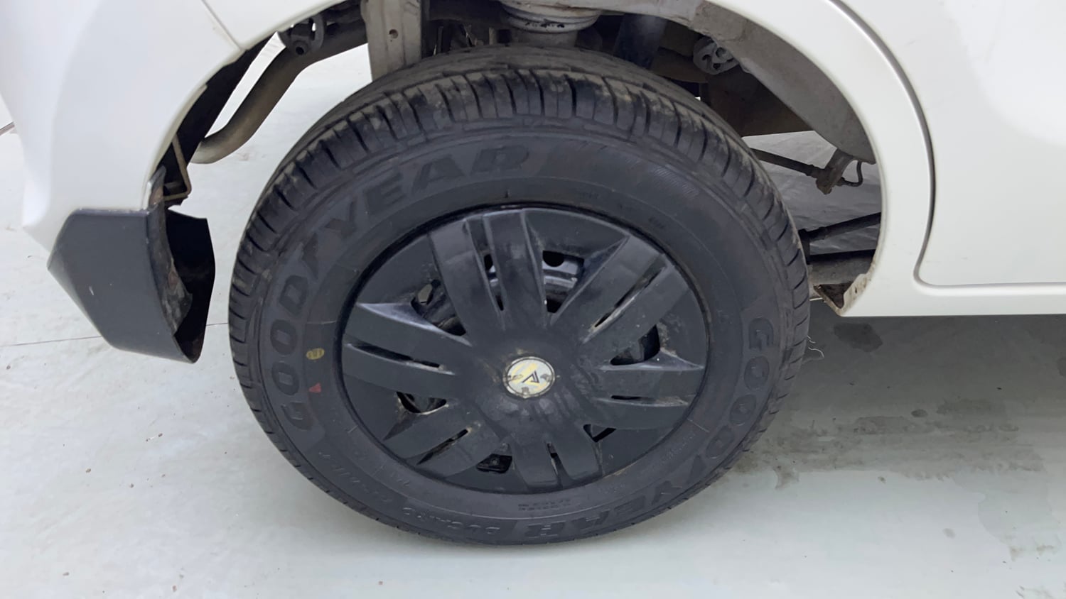 Used 2017 Maruti Suzuki Alto 800 VXi (O) Petrol Manual tyres RIGHT REAR TYRE RIM VIEW