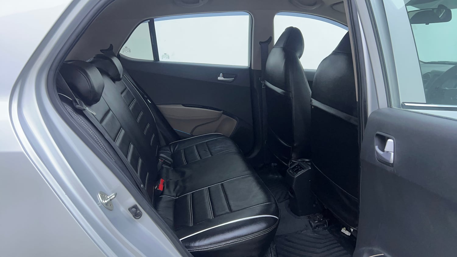 Used 2018 Hyundai Grand i10 Asta 1.2 Kappa VTVT Petrol Manual interior RIGHT SIDE REAR DOOR CABIN VIEW