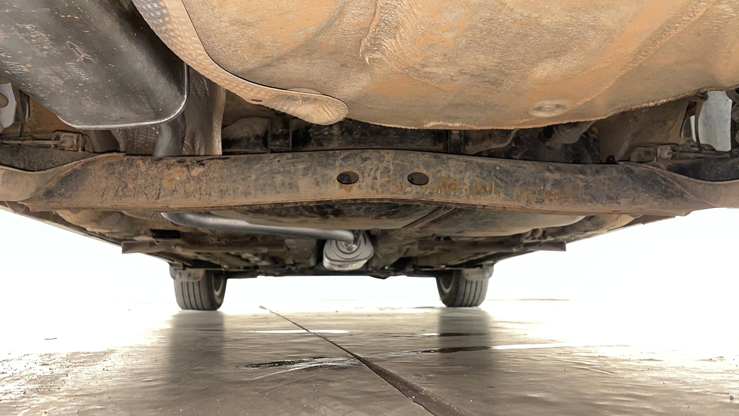 Used 2022 Volkswagen Taigun Highline 1.0 TSI MT Petrol Manual extra REAR UNDERBODY VIEW (TAKEN FROM REAR)
