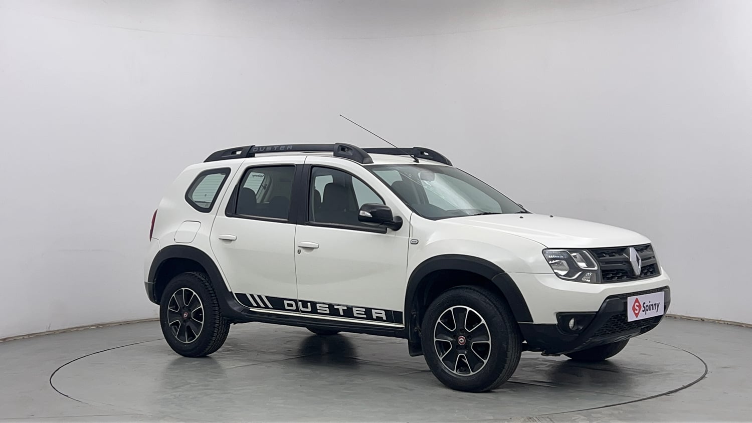 Used 2017 Renault Duster RXS CVT Petrol Automatic exterior RIGHT FRONT CORNER VIEW