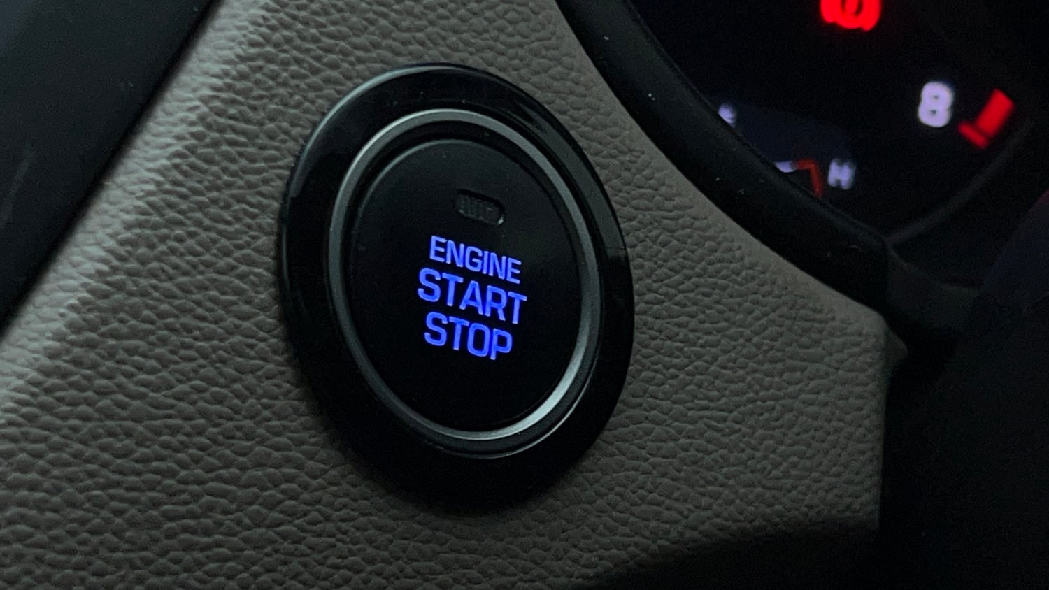 Used 2017 Hyundai Elite i20 Asta 1.2 (O) Petrol Manual top_features Keyless start
