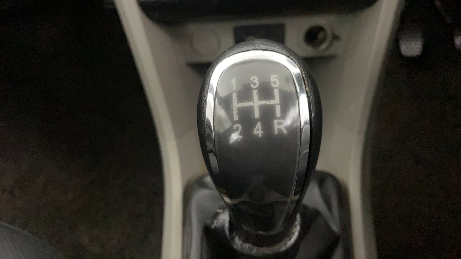 Used 2019 Tata Tiago Revotron XZ Plus Dual Tone Petrol Manual interior GEAR  KNOB VIEW