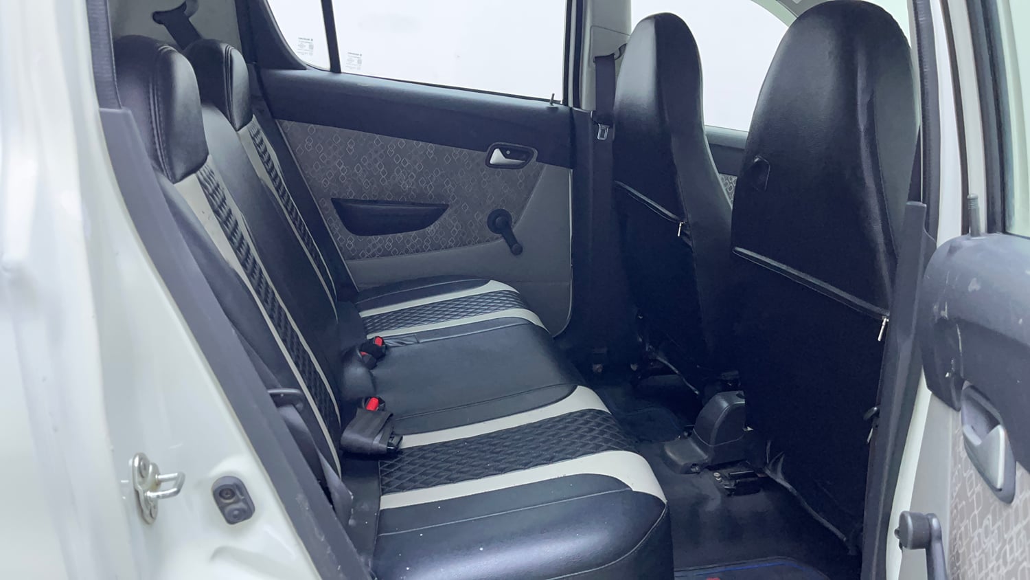 Used 2017 Maruti Suzuki Alto 800 VXi (O) Petrol Manual interior RIGHT SIDE REAR DOOR CABIN VIEW