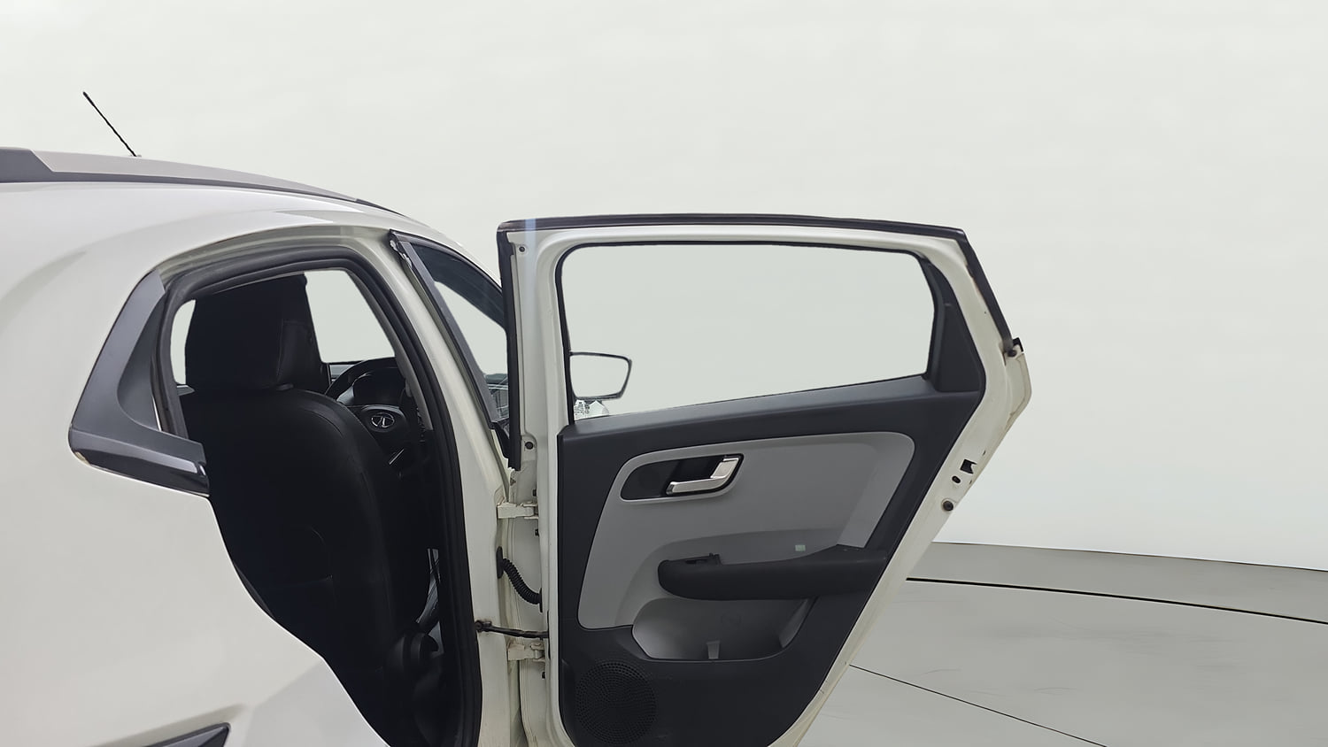 Used 2020 Tata Altroz XZ Petrol Petrol Manual interior RIGHT REAR DOOR OPEN VIEW