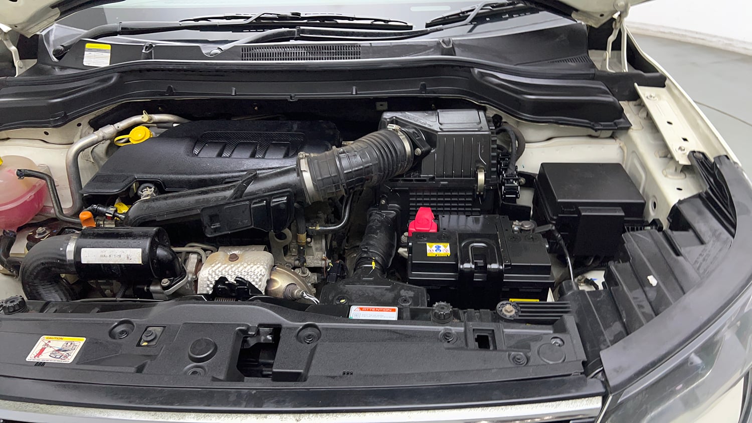 Used 2021 Mahindra XUV 300 W8 1.2 Petrol Petrol Manual engine ENGINE LEFT SIDE VIEW