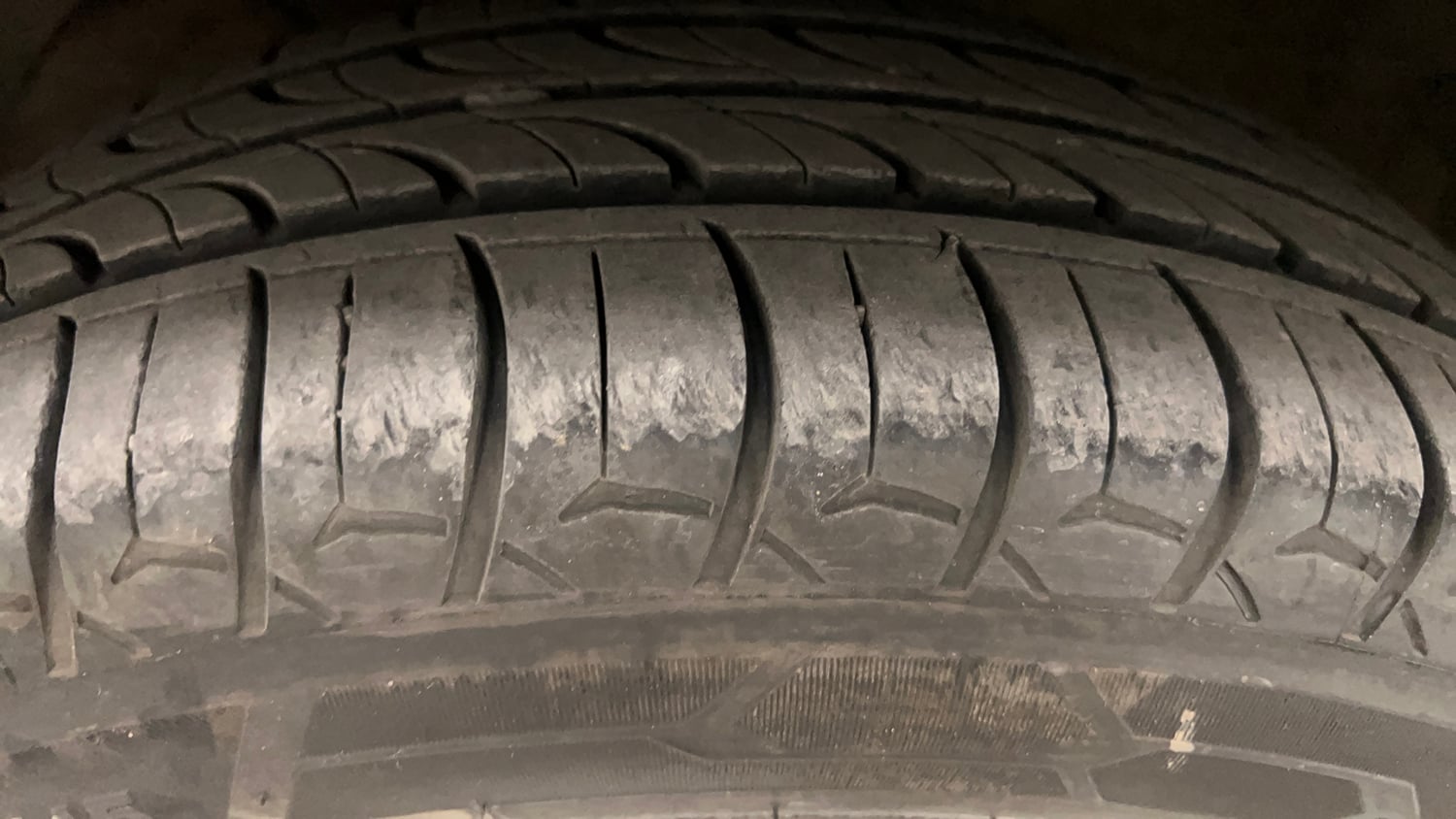 Used 2017 Maruti Suzuki Dzire ZXi AMT Petrol Automatic tyres LEFT FRONT TYRE TREAD VIEW