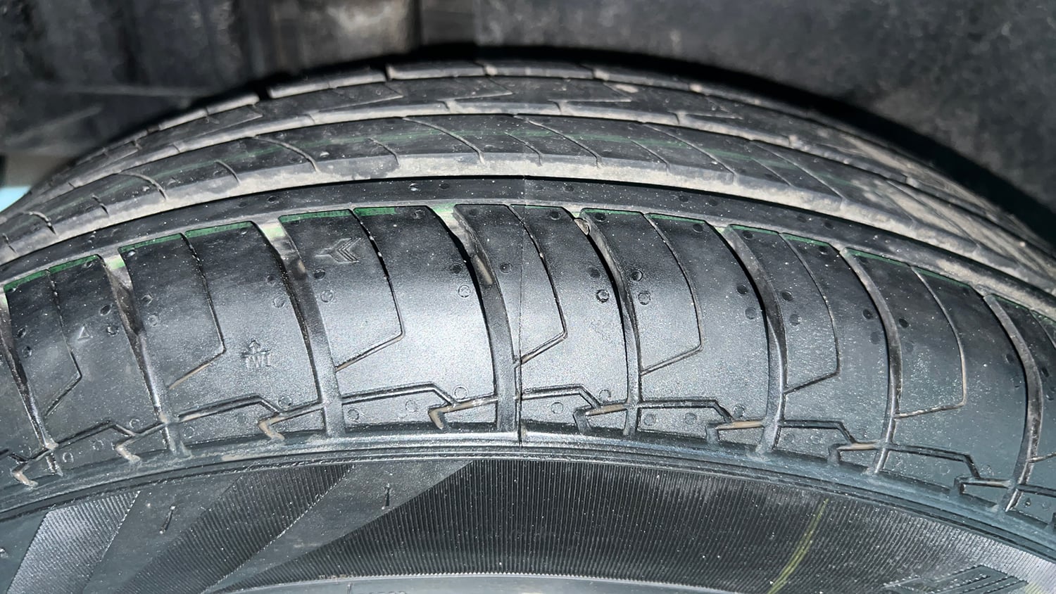 Used 2015 Maruti Suzuki Swift Dzire VXI Petrol Manual tyres RIGHT REAR TYRE TREAD VIEW