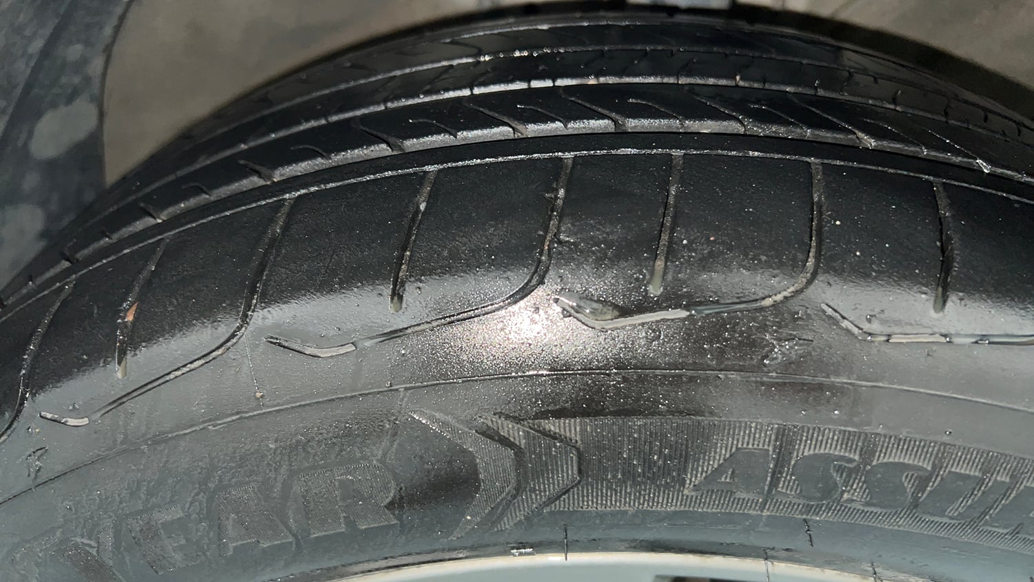 Used 2020 Kia Seltos HTX 1.5 Petrol Manual tyres RIGHT FRONT TYRE TREAD VIEW
