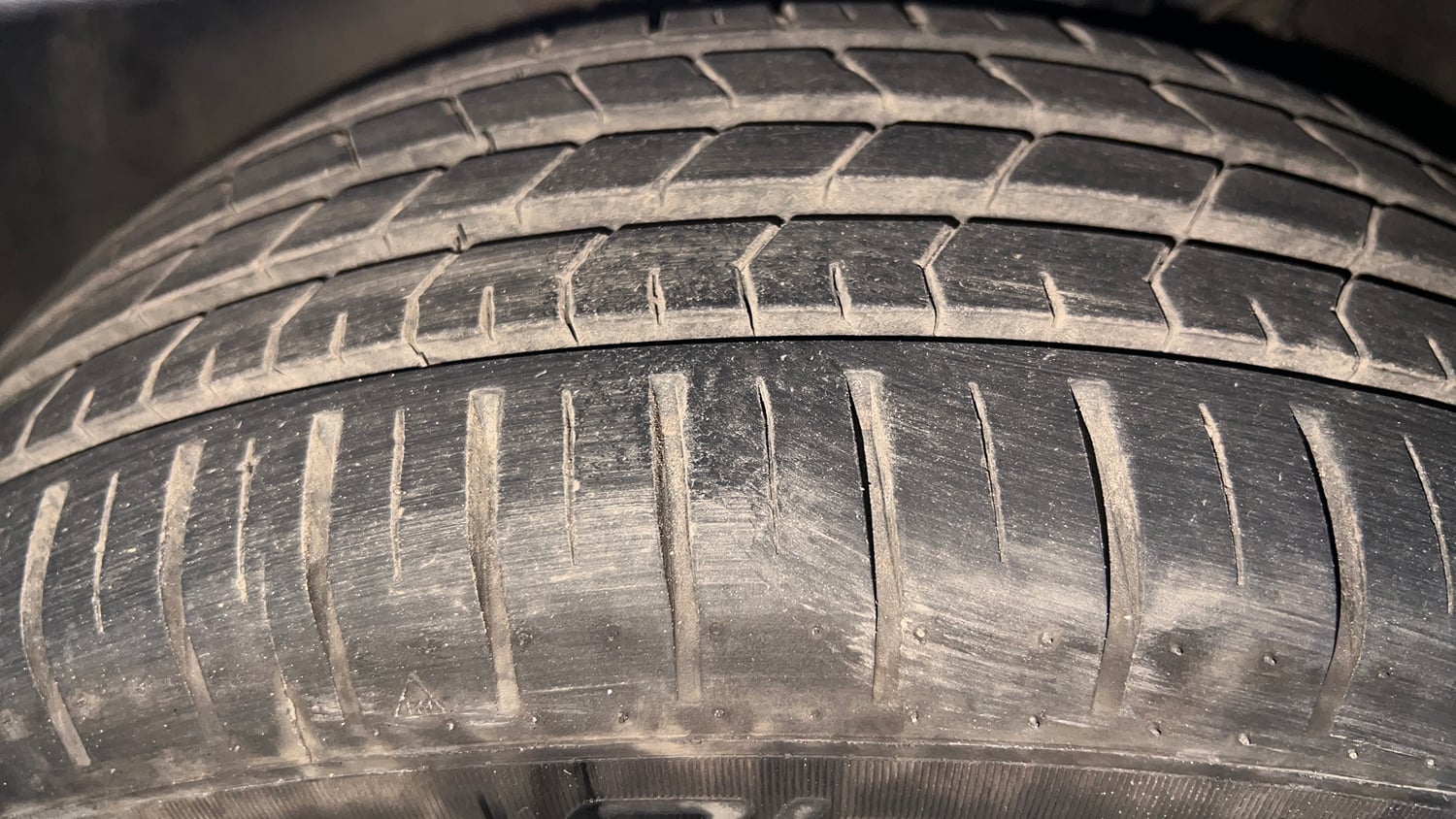 Used 2017 Hyundai Elite i20 Asta 1.2 (O) Petrol Manual tyres LEFT FRONT TYRE TREAD VIEW