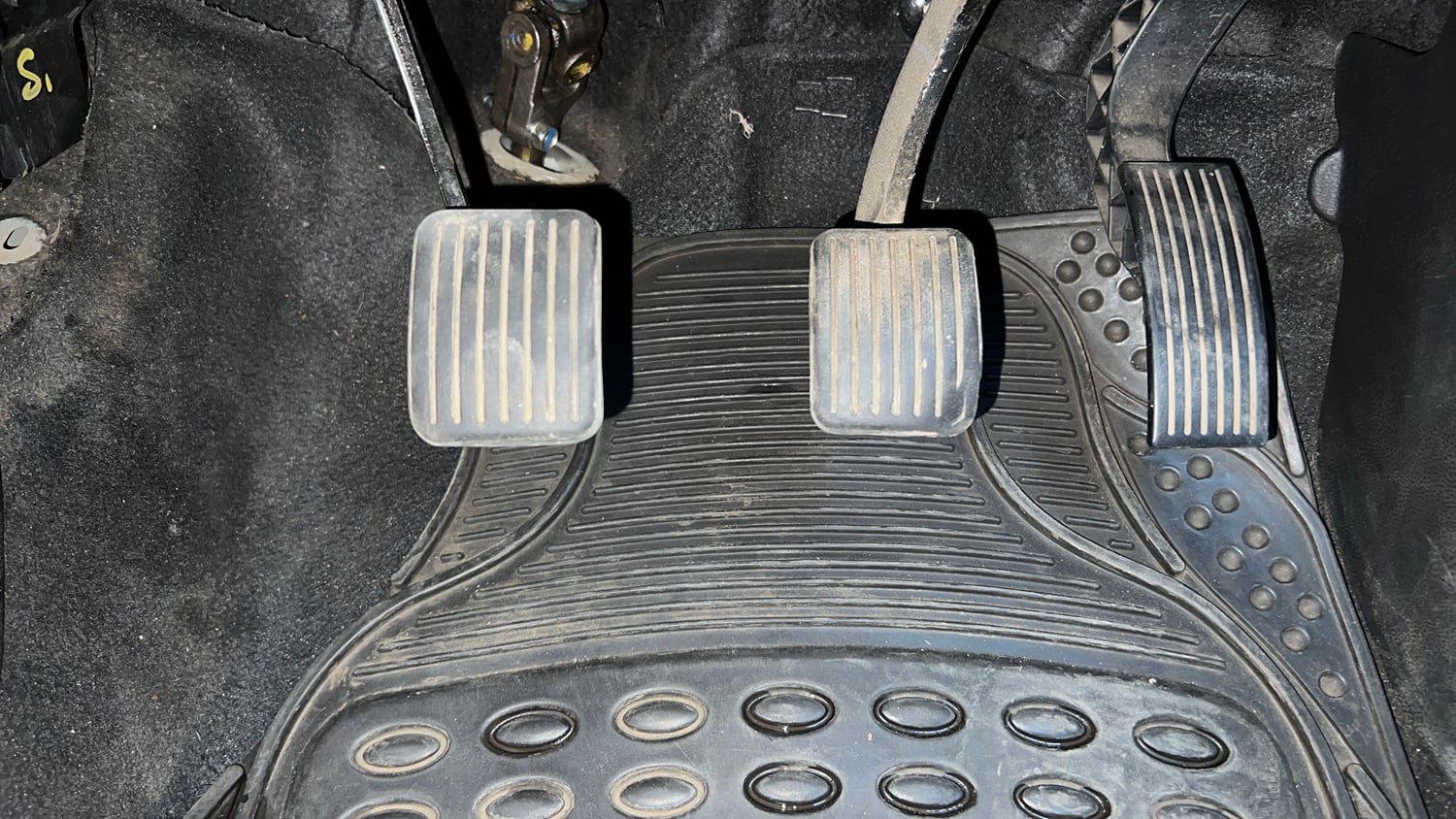 Used 2015 Hyundai Xcent S 1.2 Petrol Manual interior PEDALS VIEW