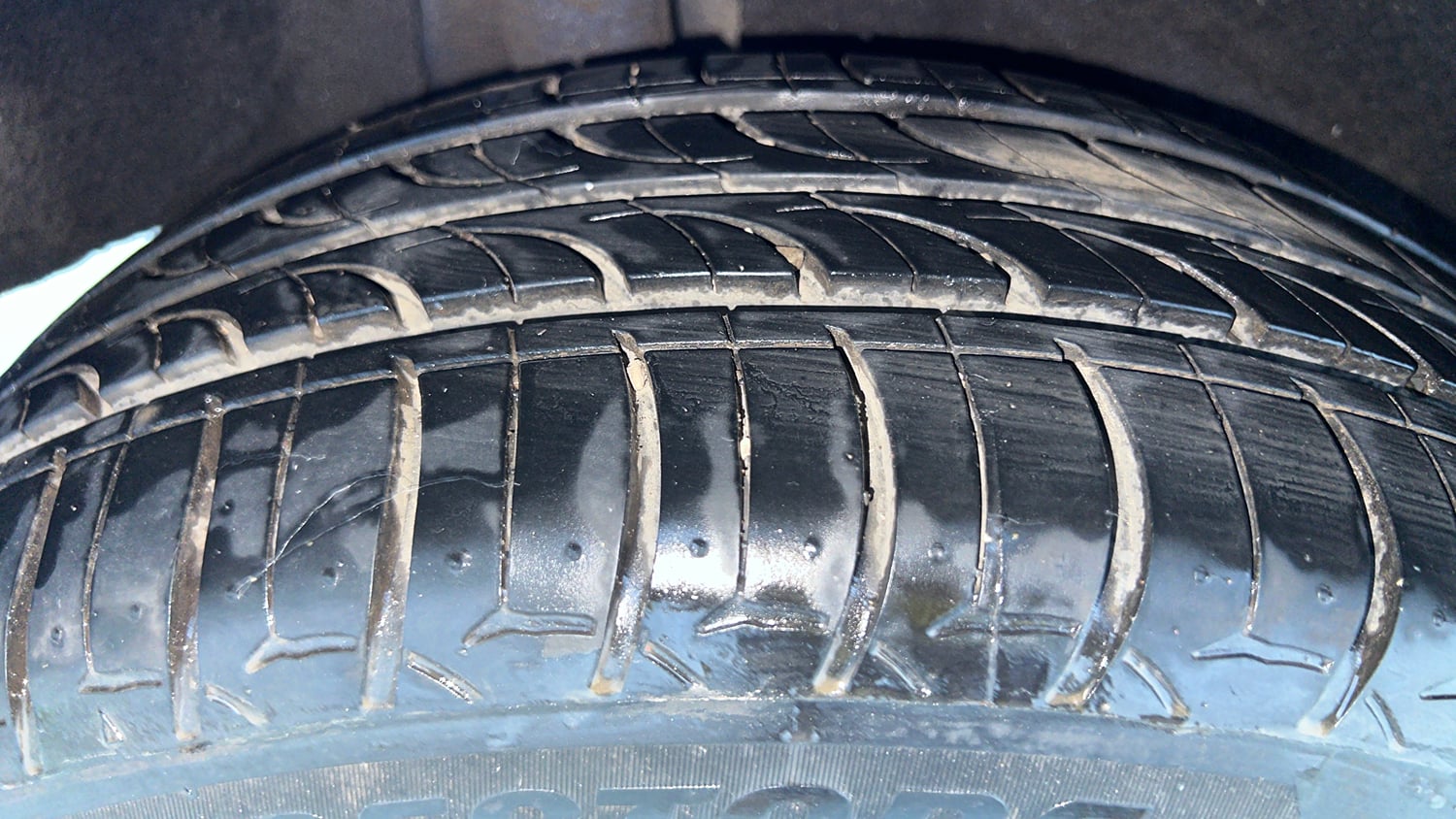 Used 2017 Maruti Suzuki Baleno Alpha 1.2 Petrol Manual tyres RIGHT REAR TYRE TREAD VIEW