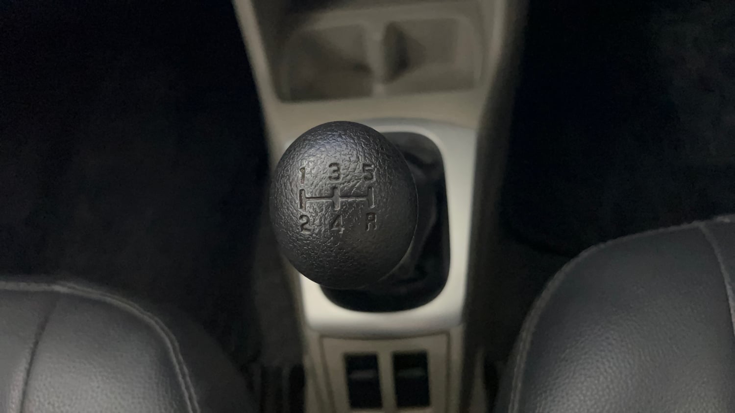 Used 2015 Maruti Suzuki Alto K10 VXi Petrol Manual interior GEAR  KNOB VIEW