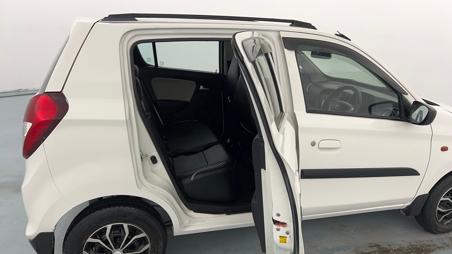 Used 2020 Maruti Suzuki Alto 800 VXi Petrol Manual interior RIGHT SIDE REAR DOOR CABIN VIEW