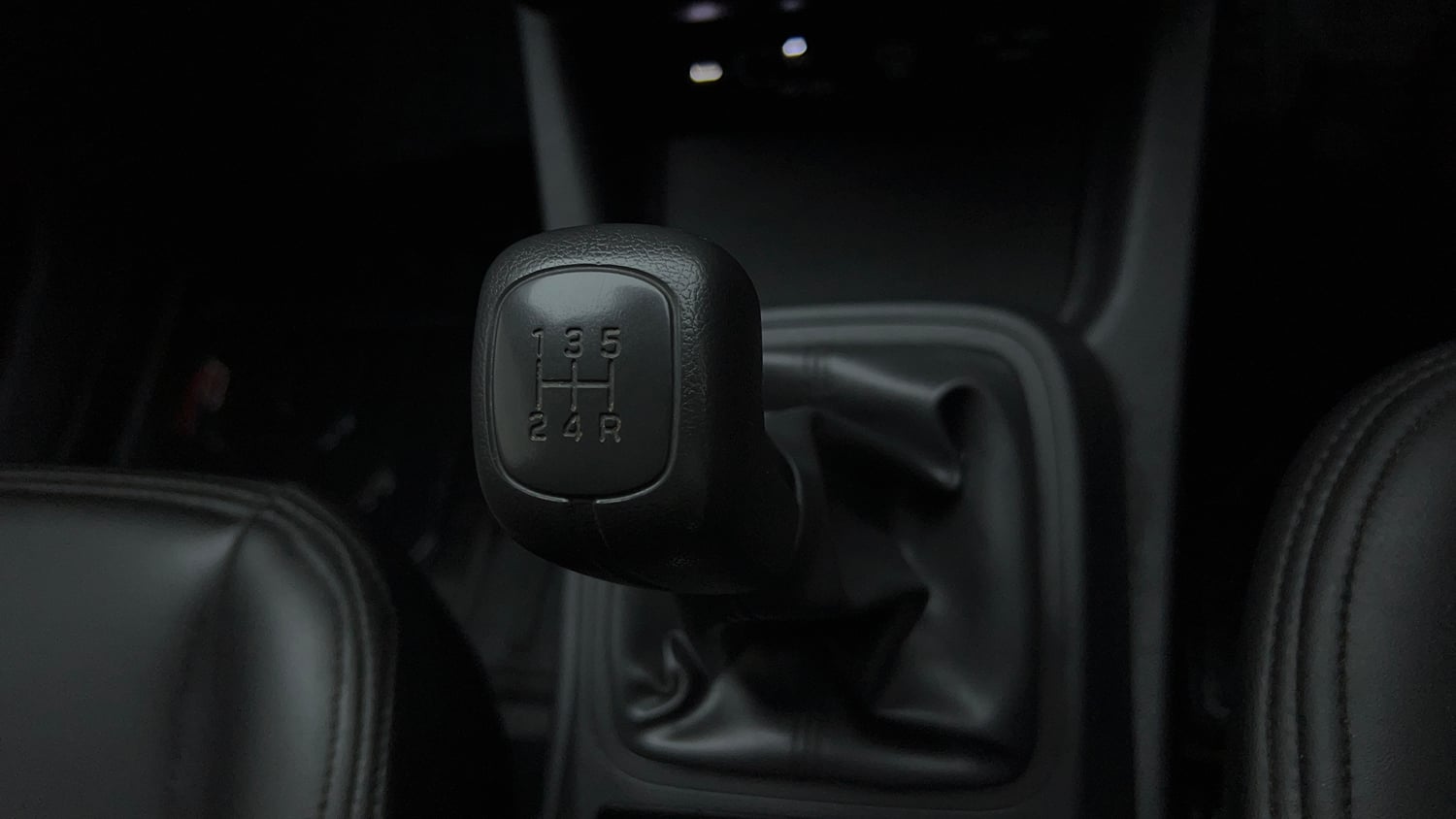 Used 2026 Hyundai Venue 1.2 Kappa Petrol MT HX5 Petrol Manual interior GEAR  KNOB VIEW
