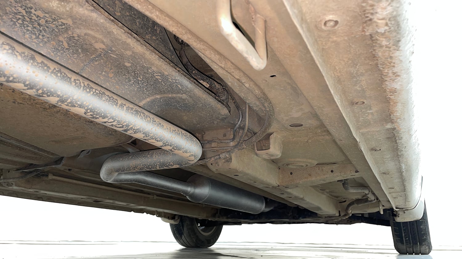 Used 2017 Maruti Suzuki Ertiga ZXI+ Petrol Manual extra REAR RIGHT UNDERBODY VIEW