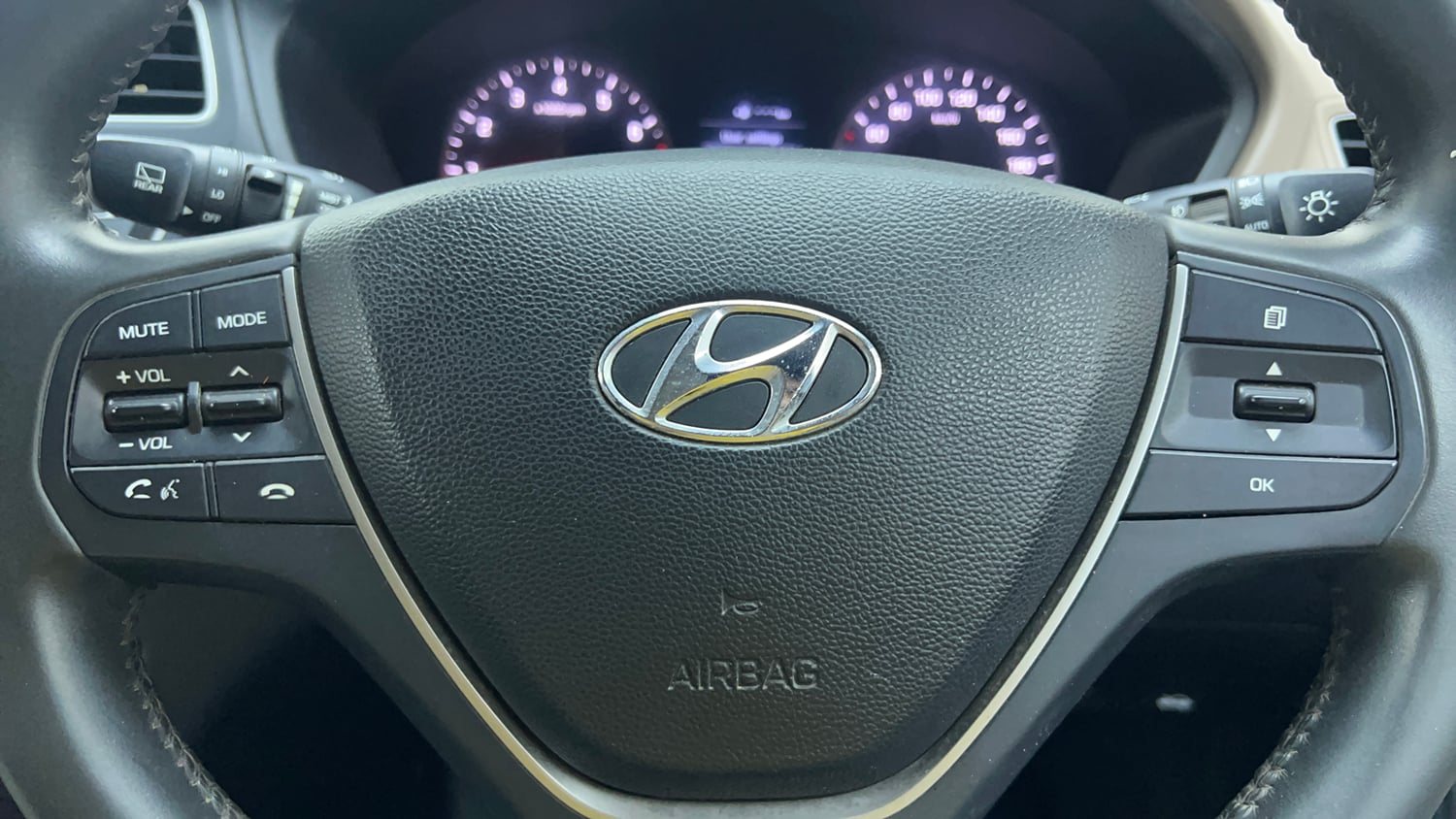 Used 2018 Hyundai Elite i20 Asta 1.2 (O) Petrol Manual top_features Airbags