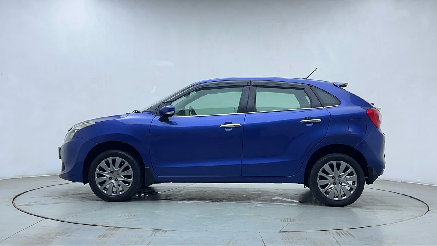 Used 2017 Maruti Suzuki Baleno Alpha 1.2 Petrol Manual exterior LEFT SIDE VIEW