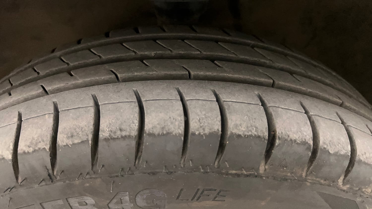 Used 2015 Maruti Suzuki Alto K10 VXi Petrol Manual tyres LEFT FRONT TYRE TREAD VIEW