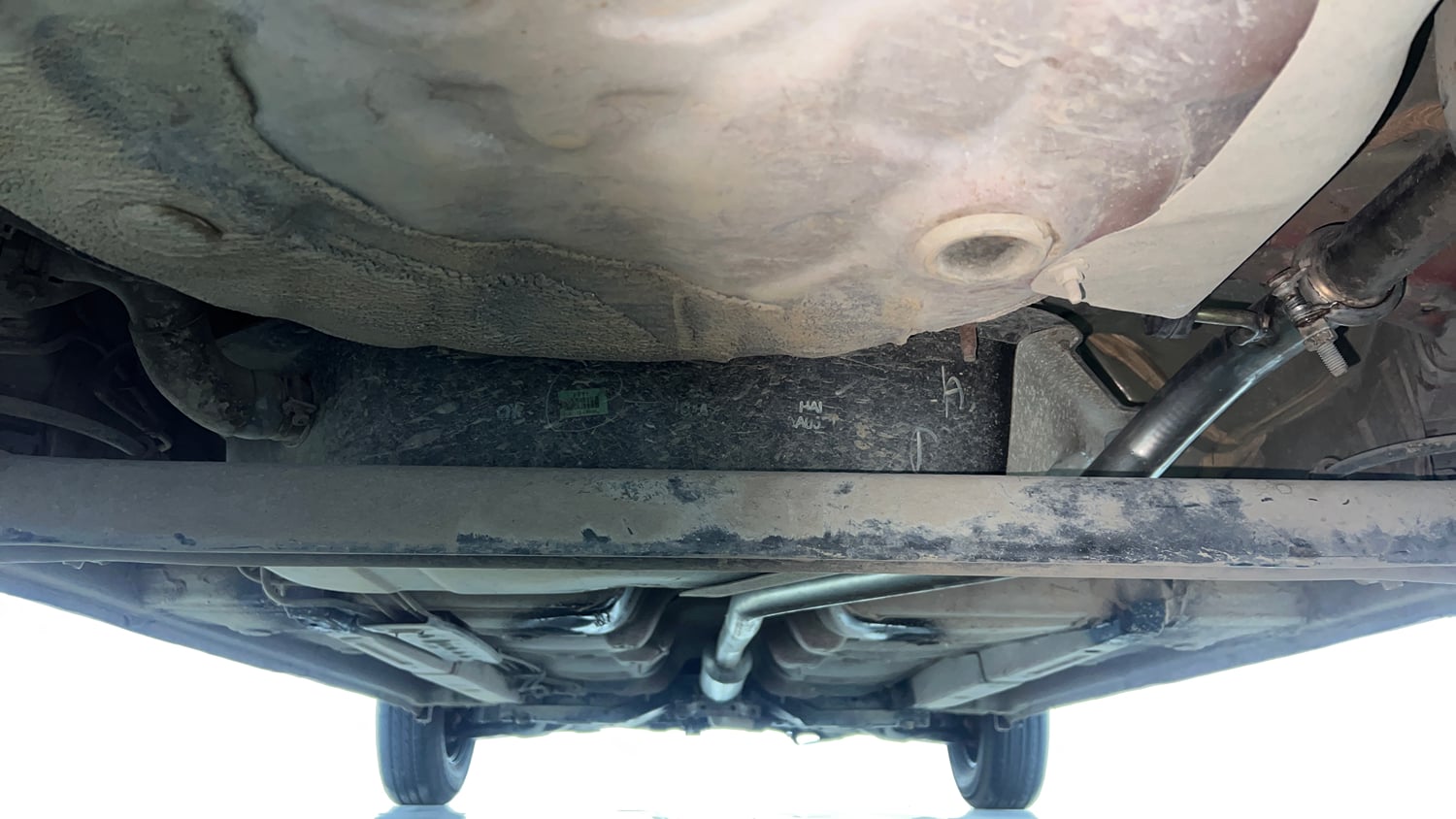 Used 2013 Hyundai i10 Magna 1.2 Kappa2 Petrol Manual extra REAR UNDERBODY VIEW (TAKEN FROM REAR)