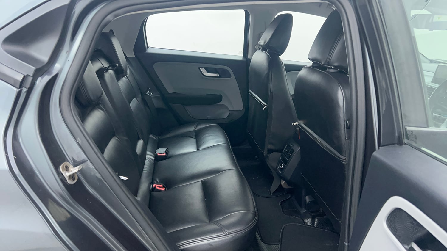 Used 2021 Tata Altroz XZ Petrol Petrol Manual interior RIGHT SIDE REAR DOOR CABIN VIEW