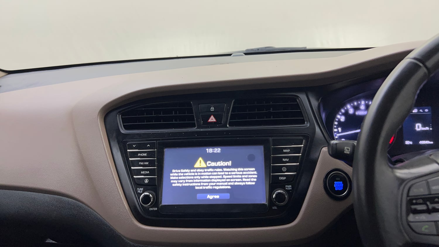 Used 2017 Hyundai Elite i20 Asta 1.2 (O) Petrol Manual top_features Touch screen infotainment system
