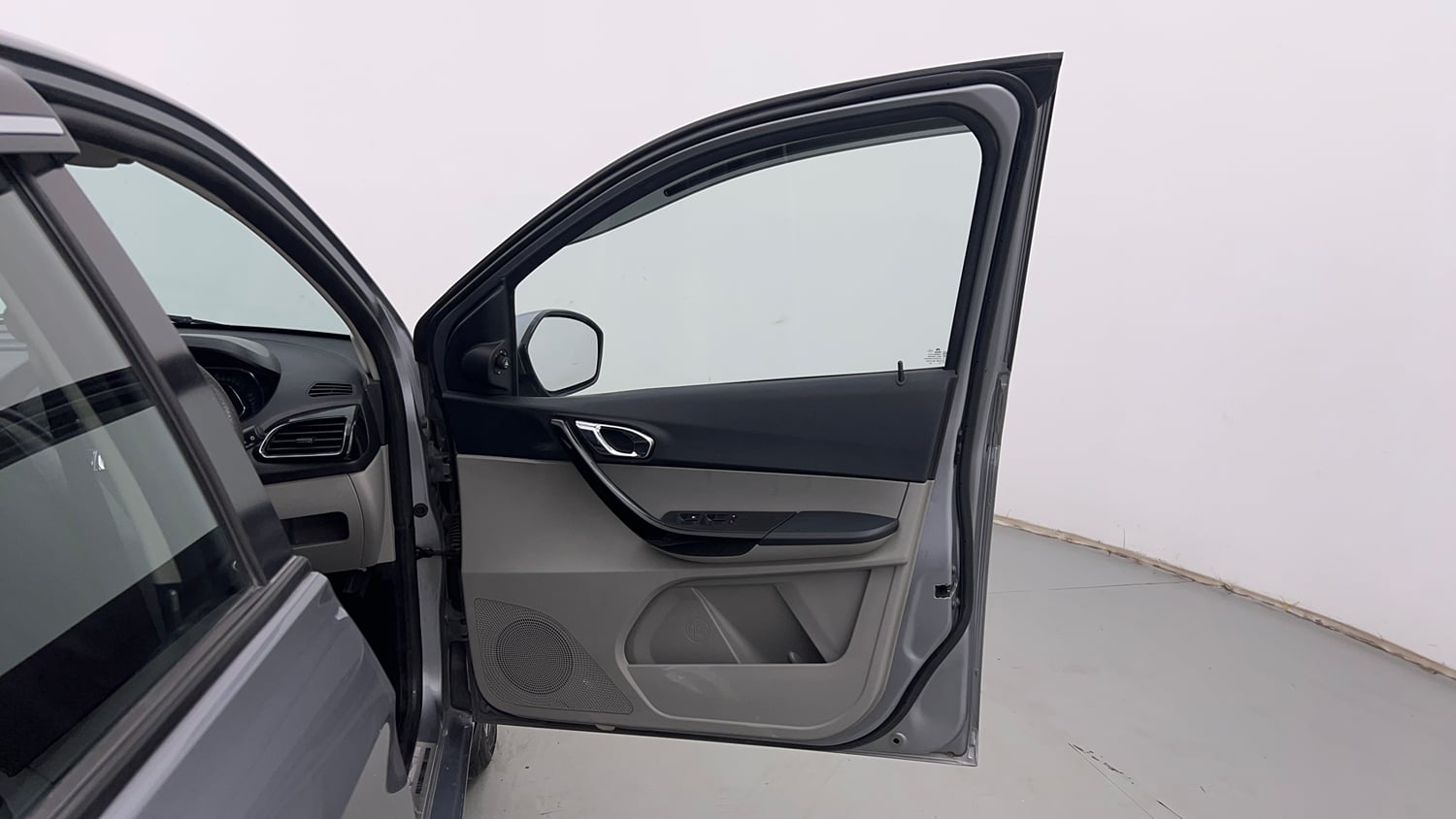 Used 2020 Tata Tiago Revotron XZ Plus Petrol Manual interior RIGHT FRONT DOOR OPEN VIEW
