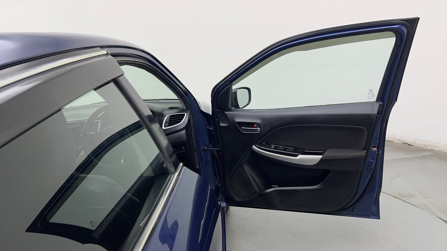 Used 2018 Maruti Suzuki Baleno Delta 1.2 Petrol Manual interior RIGHT FRONT DOOR OPEN VIEW