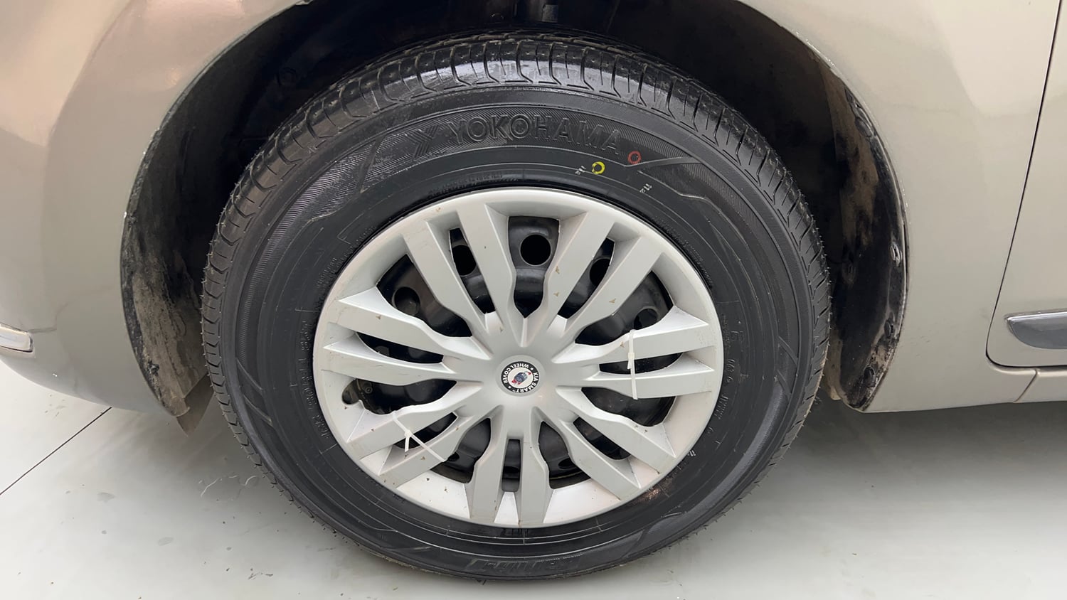 Used 2018 Maruti Suzuki Dzire VXi AMT Petrol Automatic tyres LEFT FRONT TYRE RIM VIEW