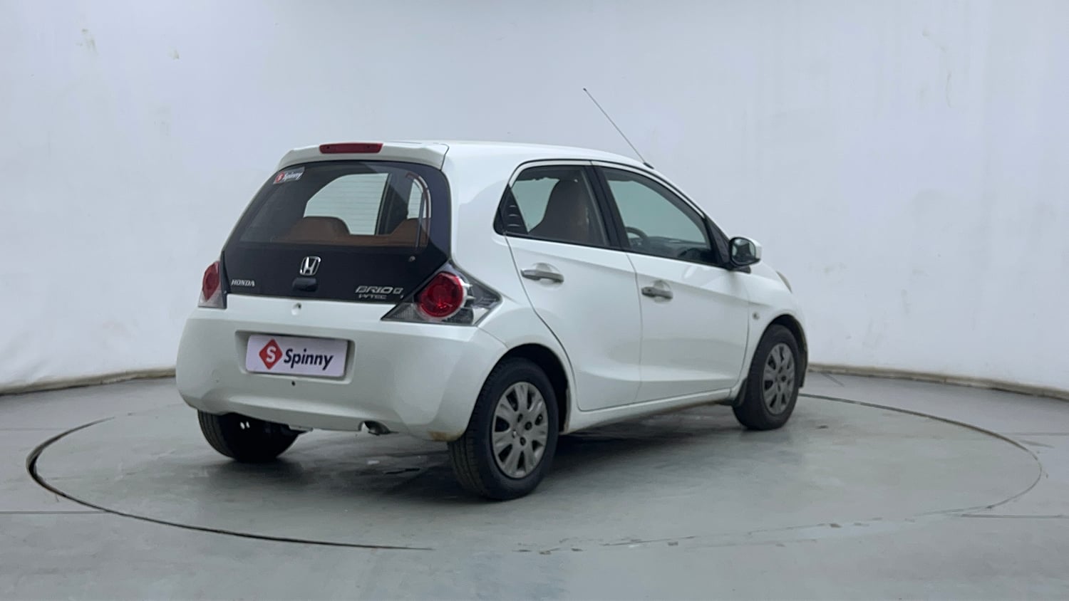 Used 2014 Honda Brio S MT Petrol Manual exterior RIGHT REAR CORNER VIEW