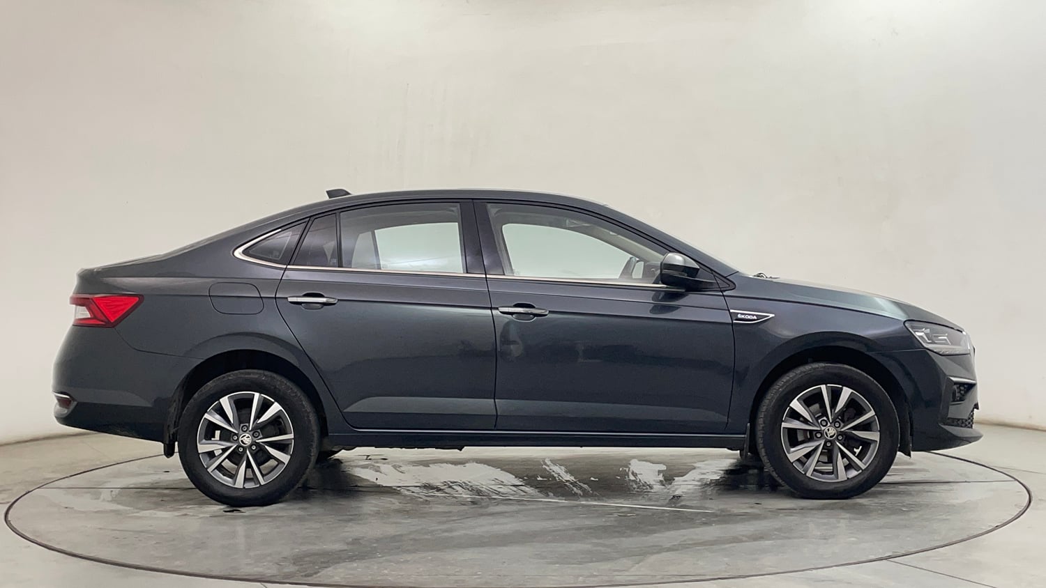 Used 2024 Skoda Slavia Style 1.0L TSI MT Petrol Manual exterior RIGHT SIDE VIEW