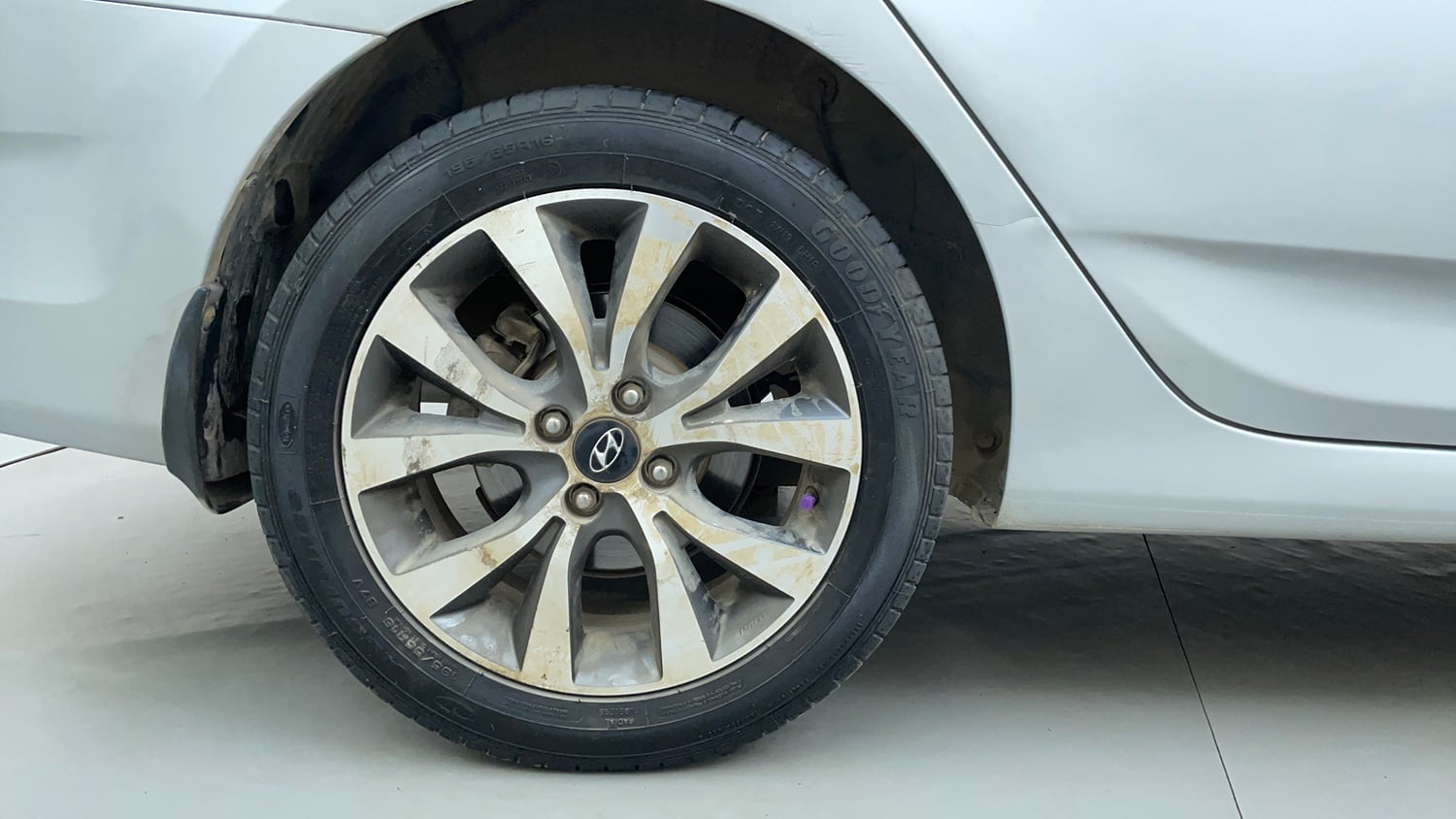 Used 2014 Hyundai Verna Fluidic 1.6 VTVT SX Petrol Manual tyres RIGHT REAR TYRE RIM VIEW