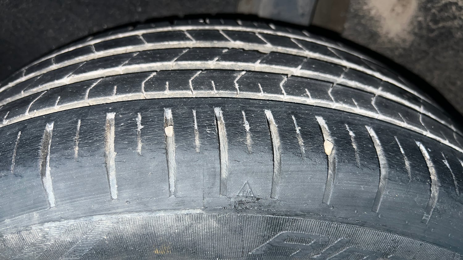 Used 2018 Maruti Suzuki Baleno Zeta 1.2 AT Petrol Automatic tyres LEFT REAR TYRE TREAD VIEW