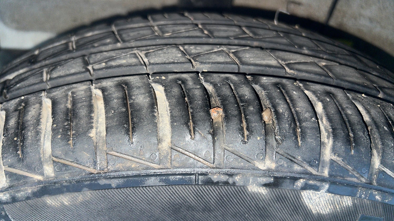 Used 2022 Hyundai Grand i10 Nios Magna AMT 1.2 Kappa VTVT Petrol Automatic tyres RIGHT REAR TYRE TREAD VIEW