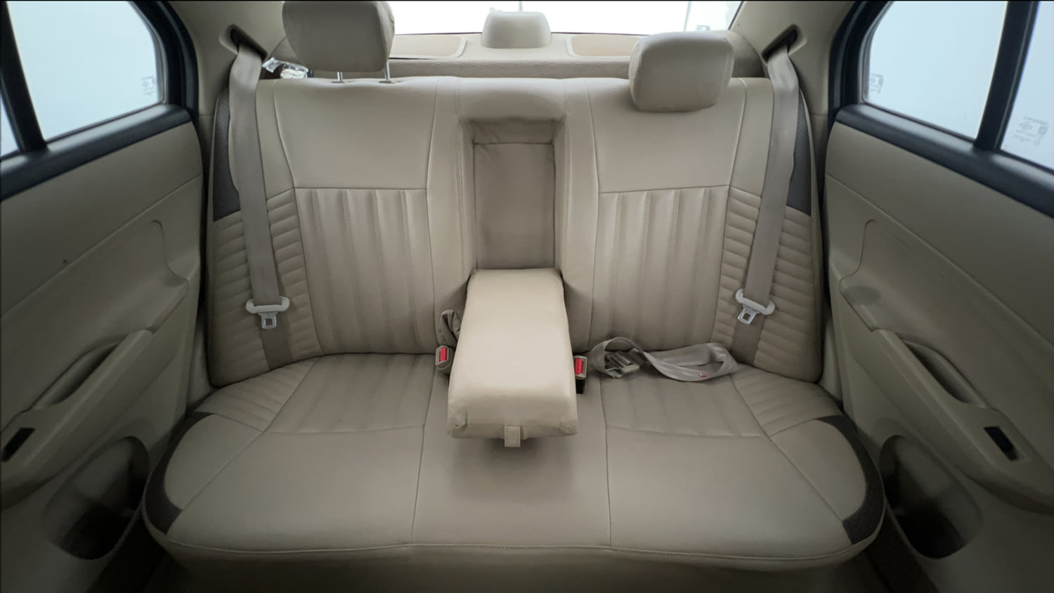 Used 2015 Maruti Suzuki Swift Dzire VXI Petrol Manual interior REAR SEAT CONDITION VIEW
