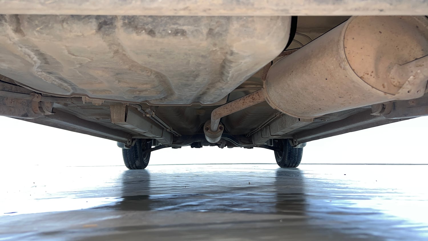 Used 2014 Maruti Suzuki Wagon R VXI Petrol Manual extra REAR UNDERBODY VIEW (TAKEN FROM REAR)