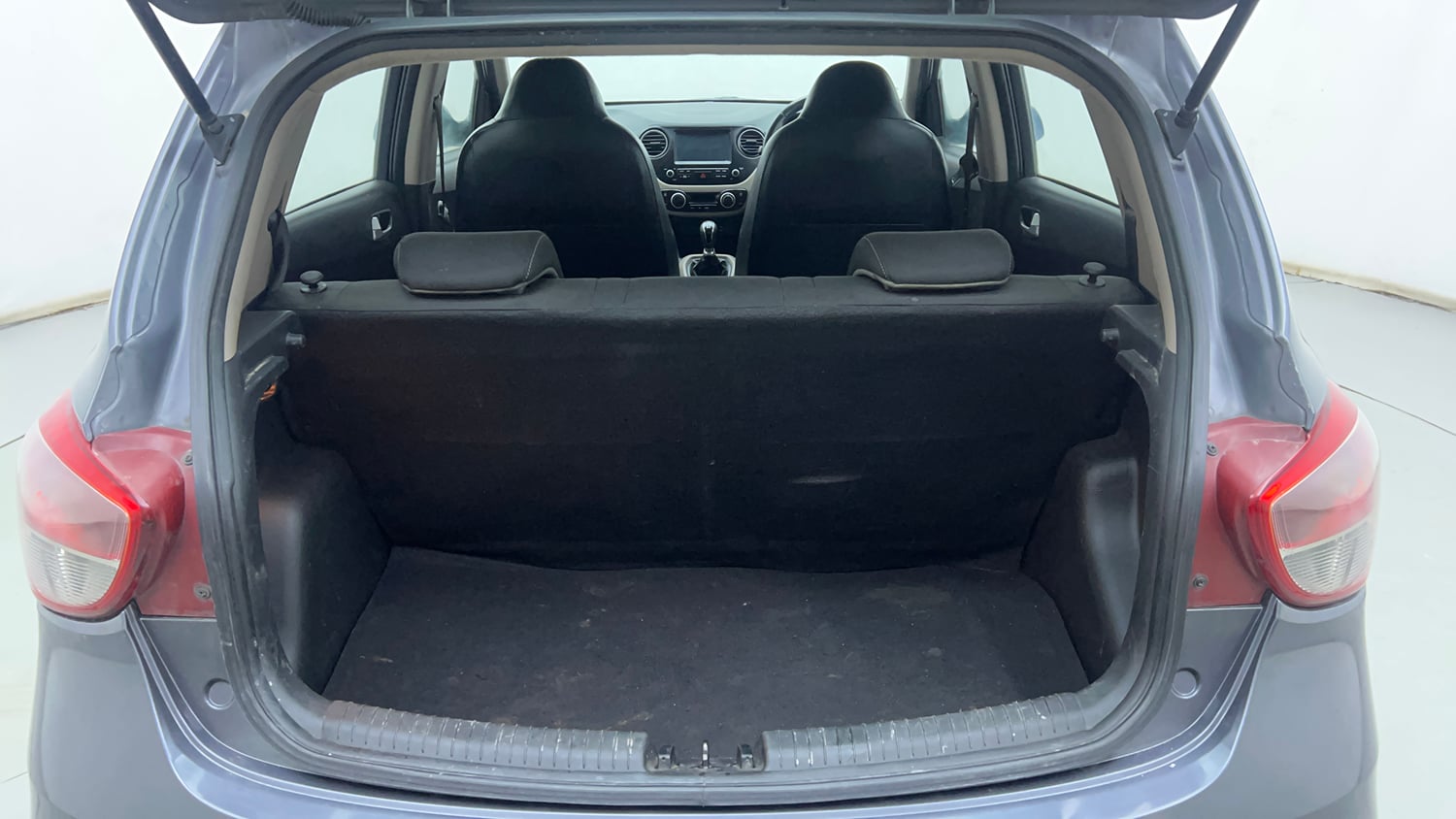 Used 2018 Hyundai Grand i10 Asta U2 1.2 CRDi Diesel Manual interior DICKY INSIDE VIEW