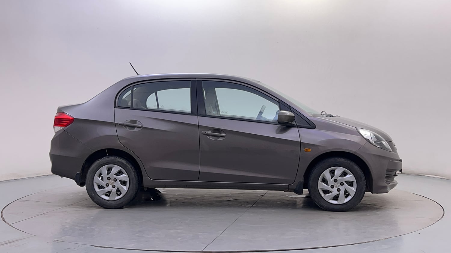Used 2013 Honda Amaze 1.5 S i-DTEC Diesel Manual exterior RIGHT SIDE VIEW